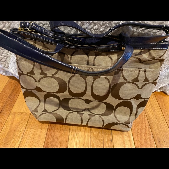 Coach shoulder bag and matching wallet - Picture 3 of 9